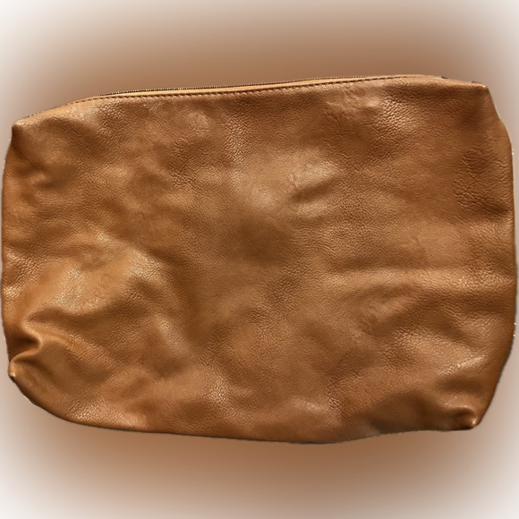 Caramel Leather Clutch with Gold Zipper & Rings - Picture 1 of 4
